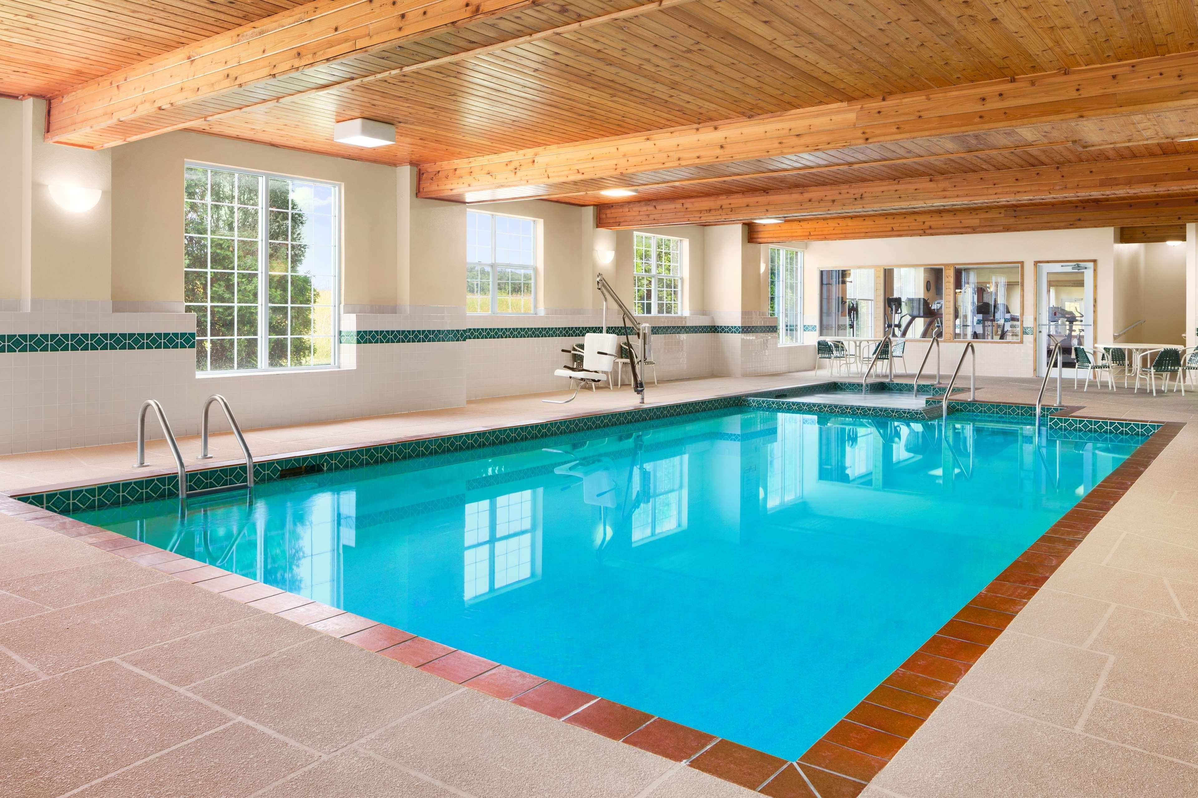 Country Inn & Suites By Radisson Kenosha - Pleasant Prairie מראה חיצוני תמונה
